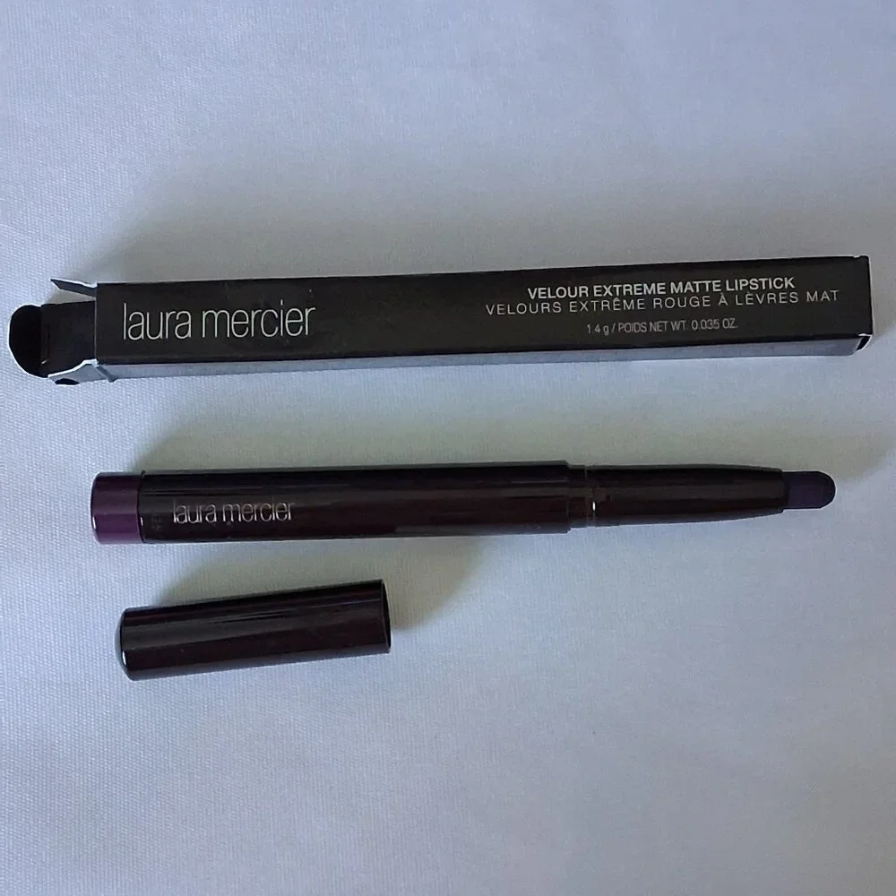 Velour Extreme Matte Lipstick-Color BOSS NIB